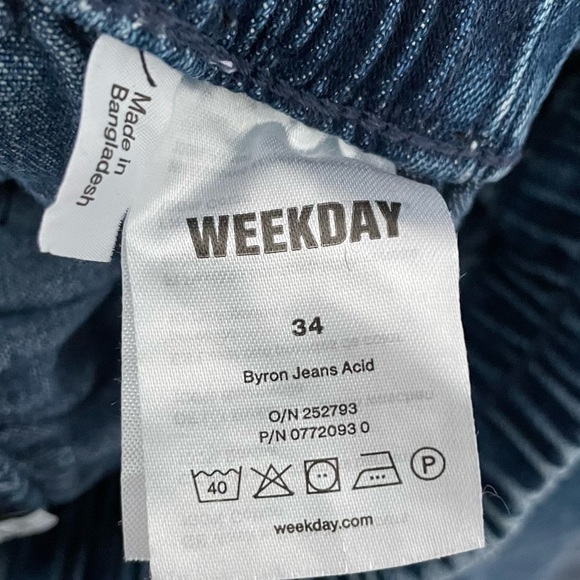 ASOS Weekday Byron acid wash tapered jeans in blue - Picture 11 of 13